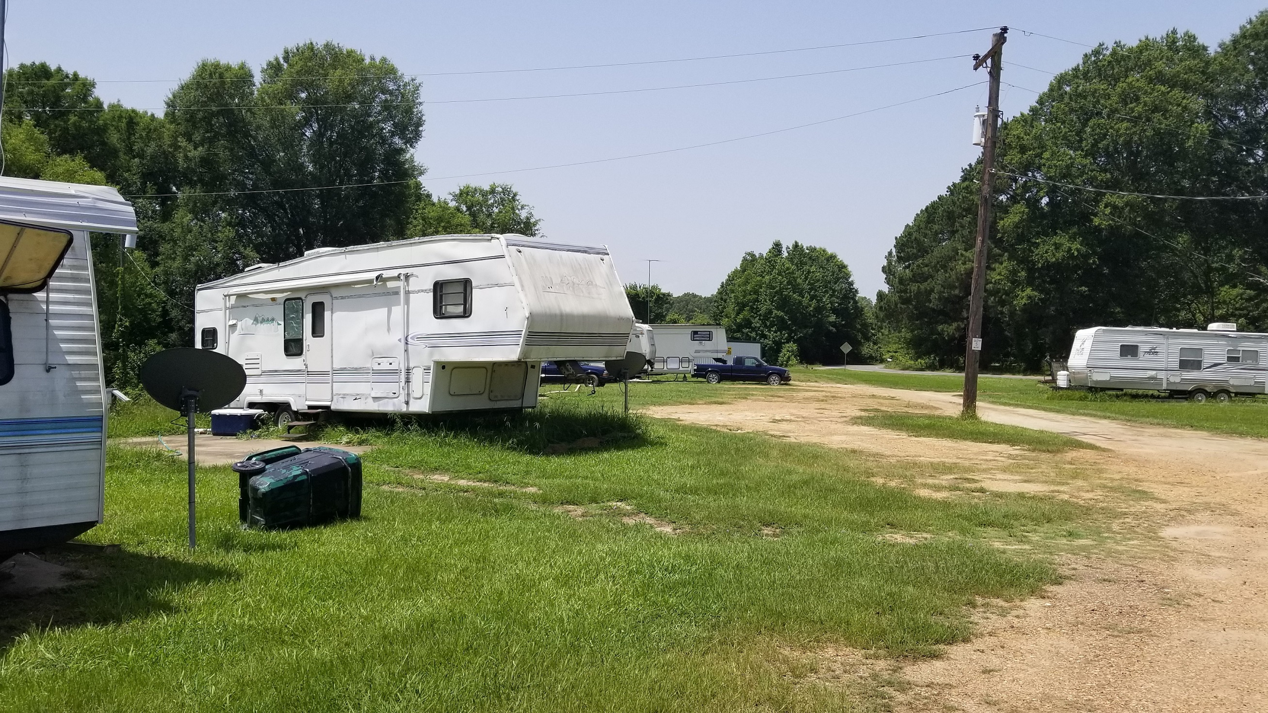 7 Oaks Storage RV Park photo 3