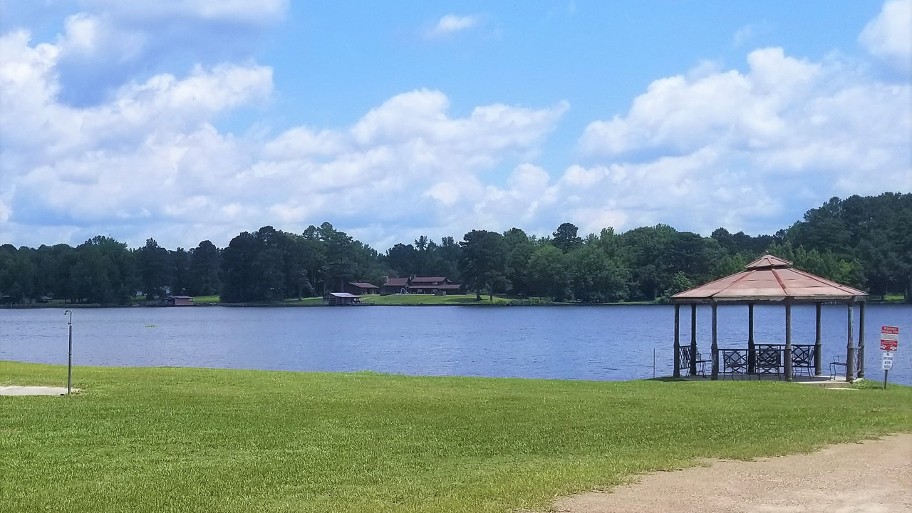 Bateaux on Caney Lake photo 2