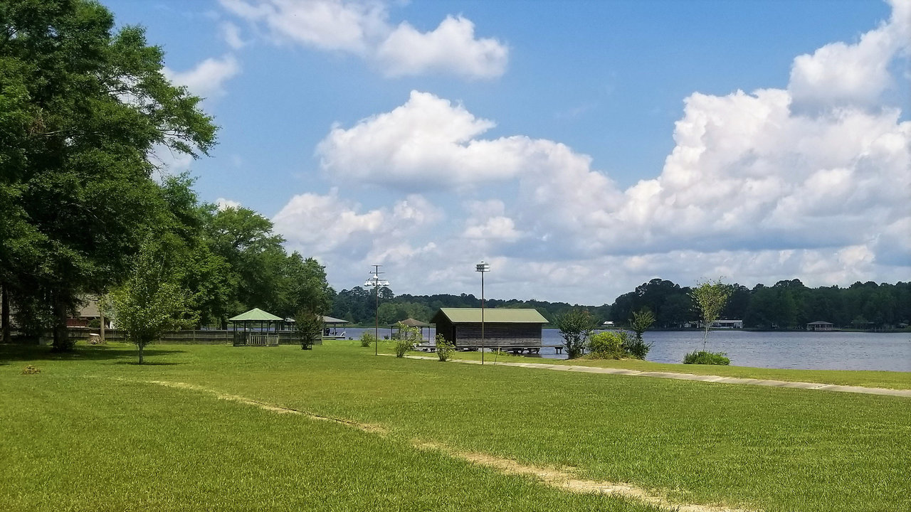 Bateaux on Caney Lake photo 3