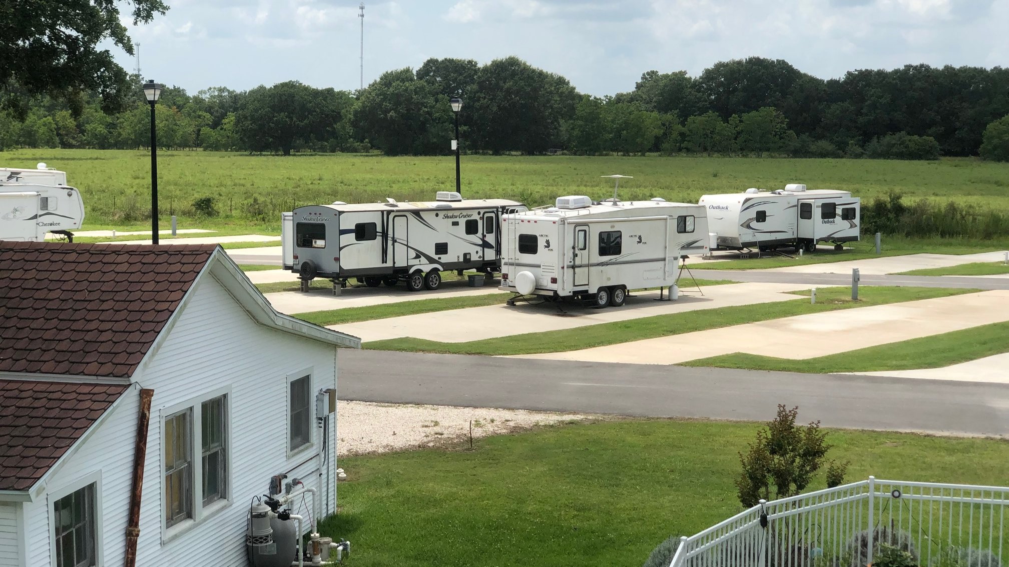 Bender Oaks RV photo 4
